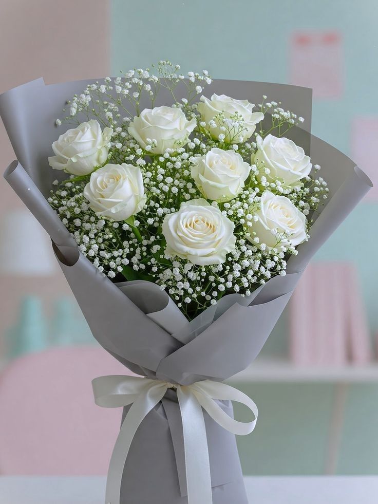 Nhân viên shop Hoa Tươi Nga Bu thiết kế mẫu hoa tươi bó giao tận nơi tại Lộc Ninh