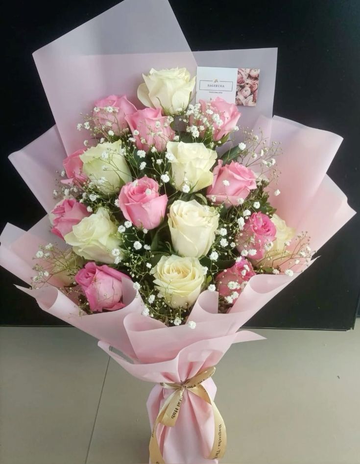 Khách hàng tin tưởng và hài lòng với dịch vụ hoa tươi bó tại Hoa Tươi Nga Bu